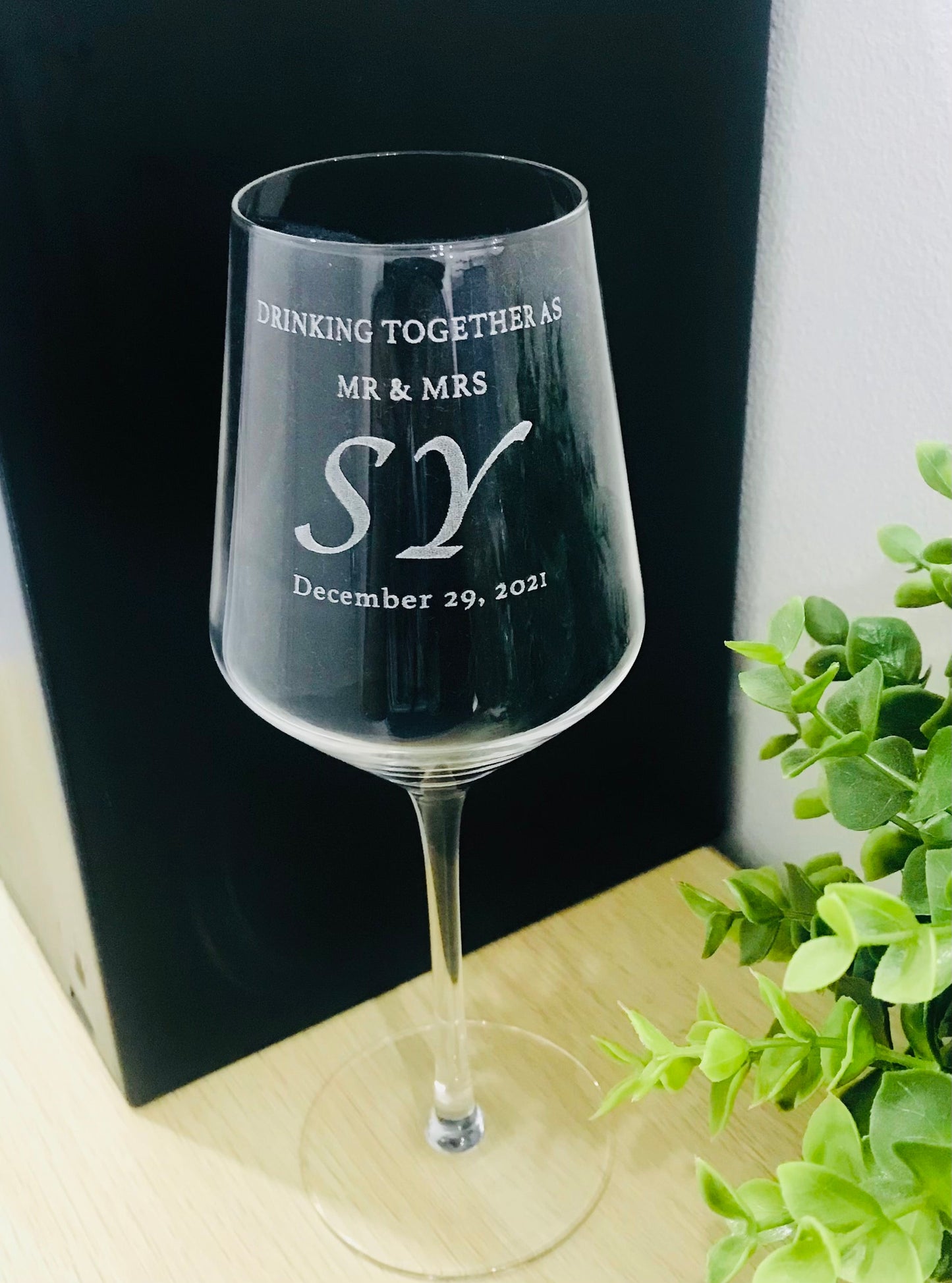 Engraved Wine glass - Go Personalised