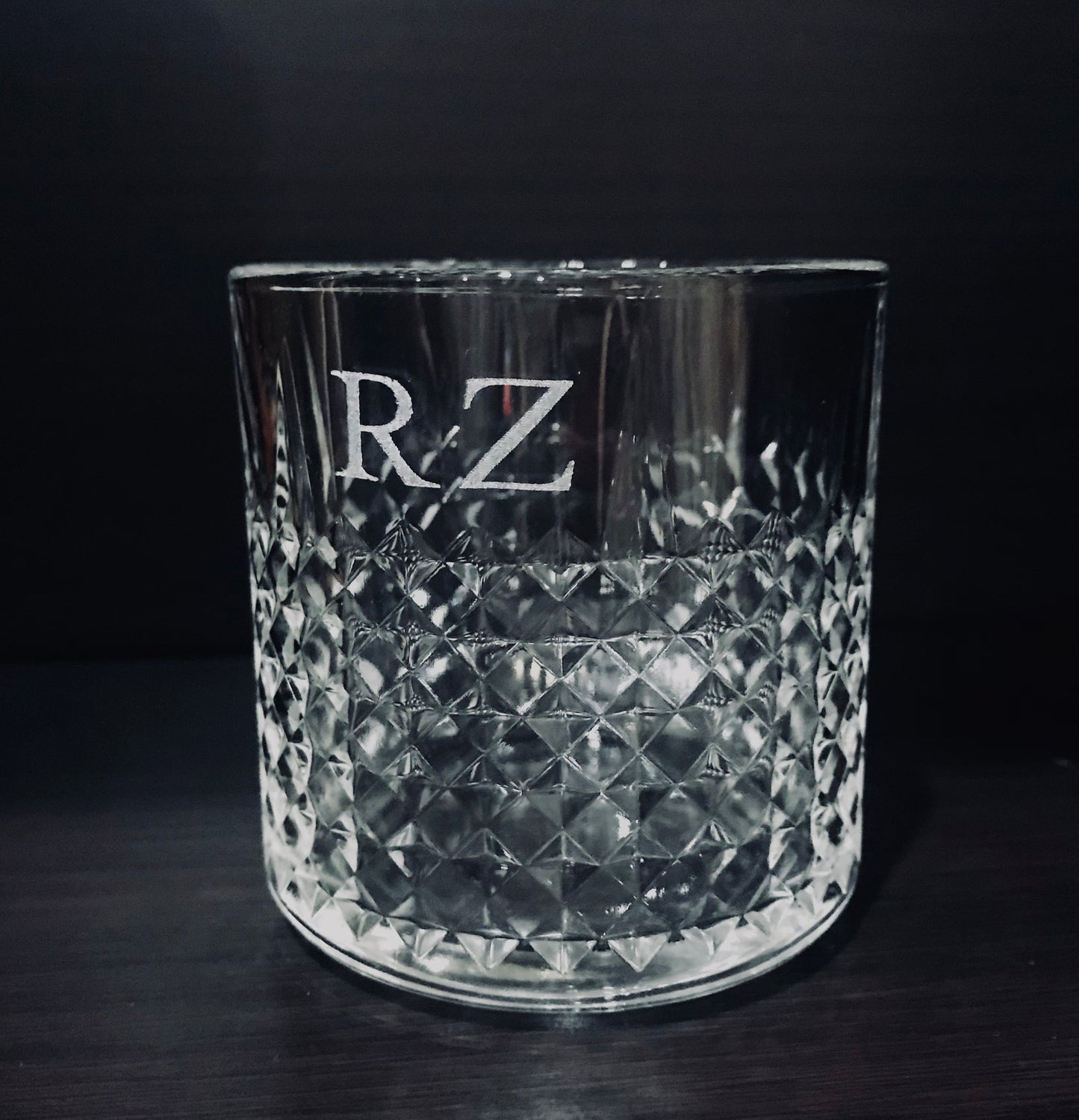 Engraved glass with intials - Go Personalised