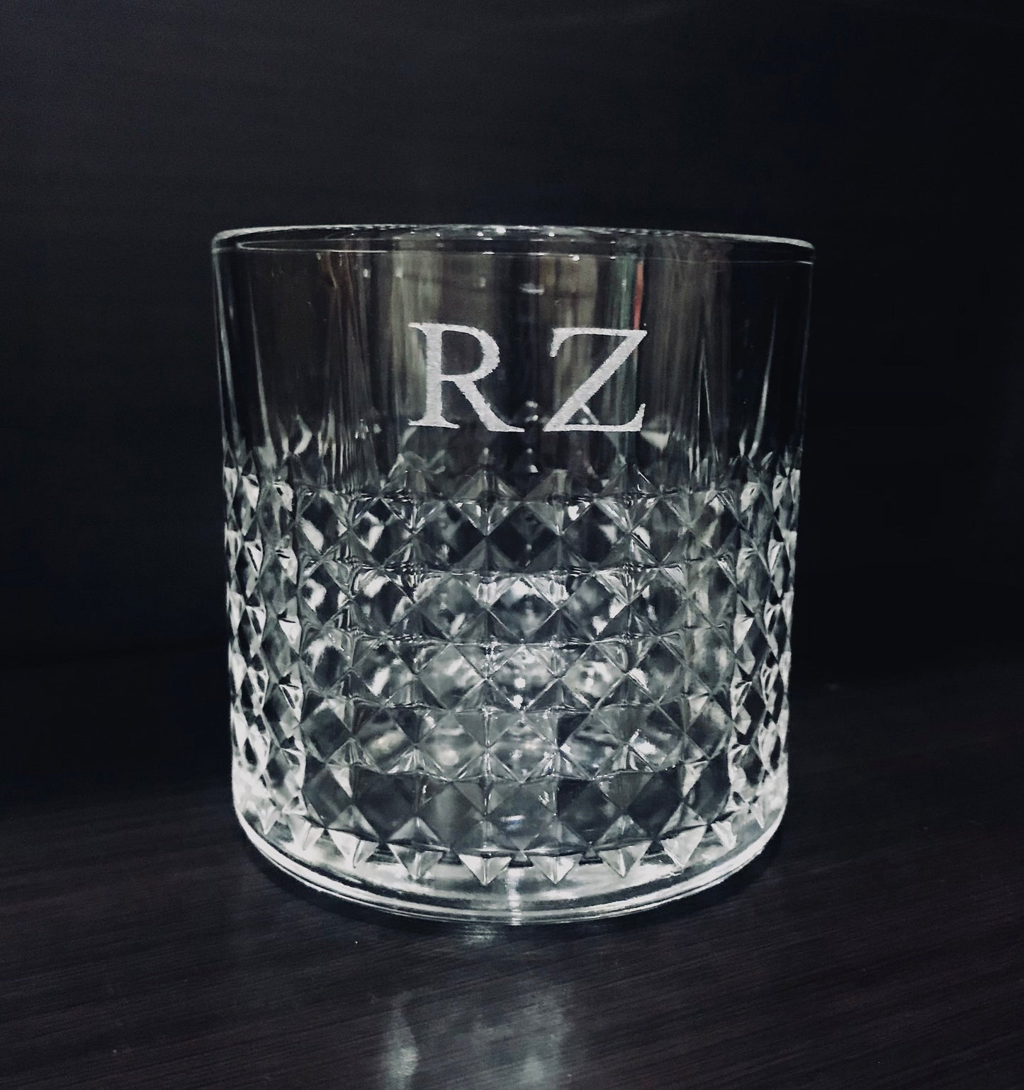 Engraved glass with intials - Go Personalised