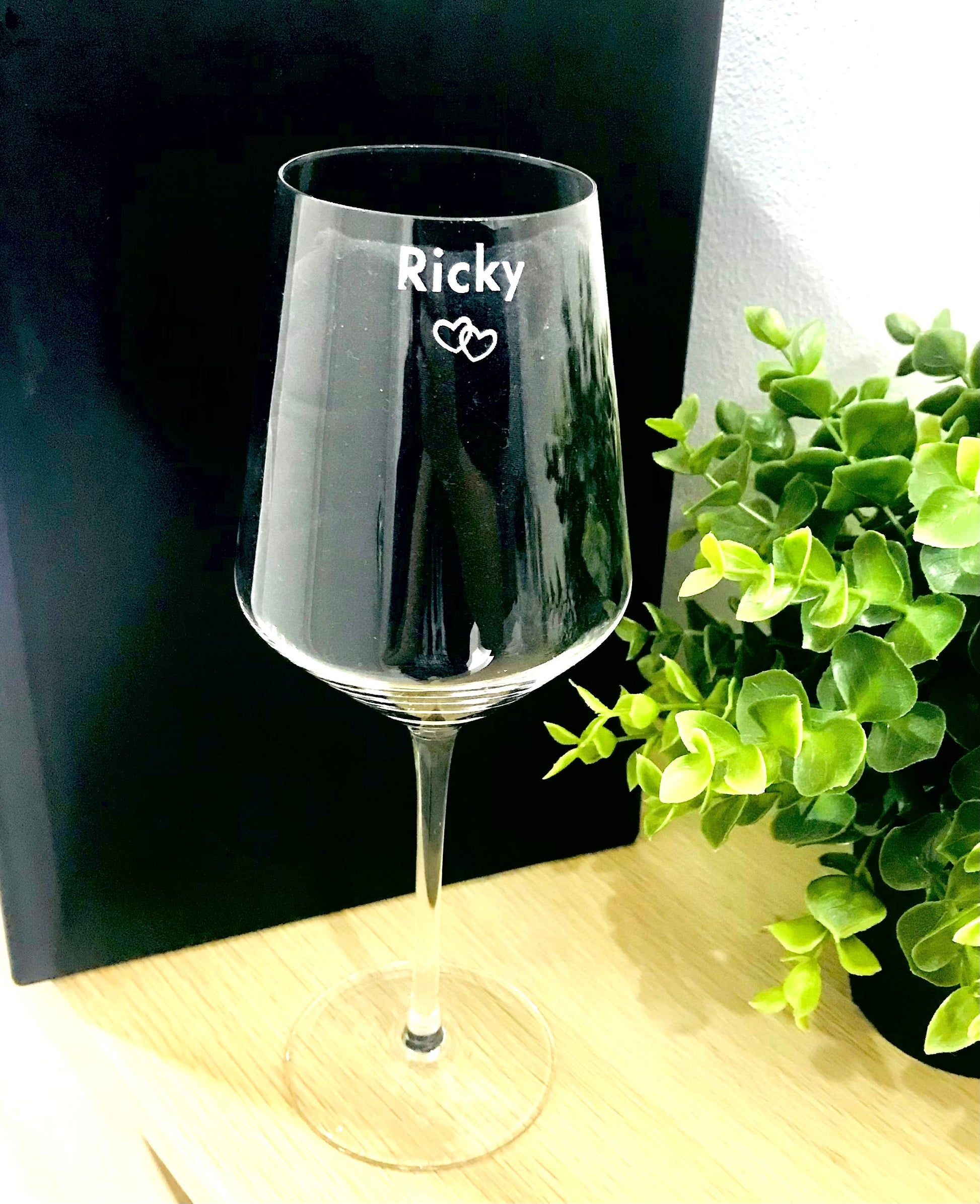 Engraved Wine glass - Go Personalised